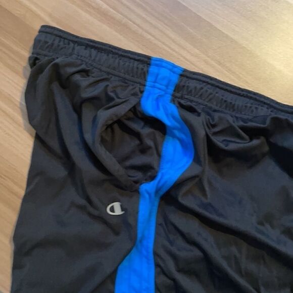 Champion Athletic Shorts.  Size XL. - Picture 6 of 6